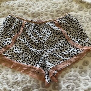 Leopard shorts size S